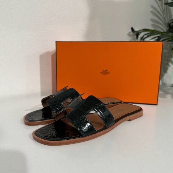 Hermès Green Crocodile Leather Oran Sandals size 38 - Picture 1 of 13